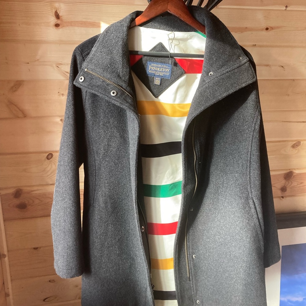 Pendleton Wool Coat Size S -like new